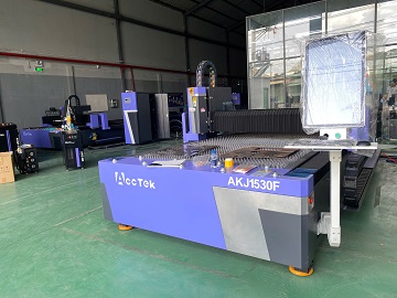 Máy Cắt Laser Fiber AKJ1530F1 3000w AccTek